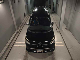 TOYOTA VOXY 2009
