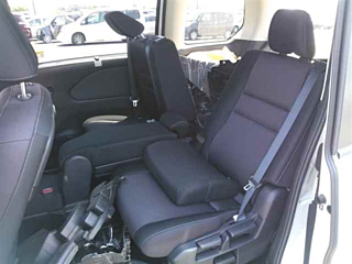 NISSAN SERENA 2019