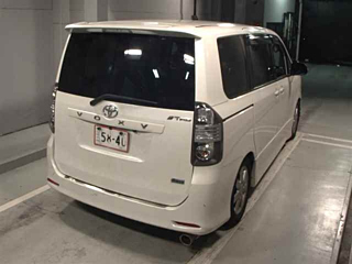 TOYOTA VOXY 2008