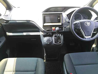 TOYOTA NOAH 2017