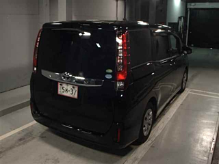 TOYOTA NOAH 2017