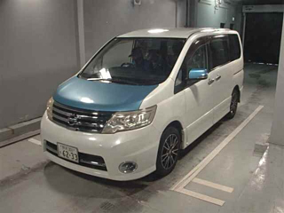 NISSAN SERENA 2010