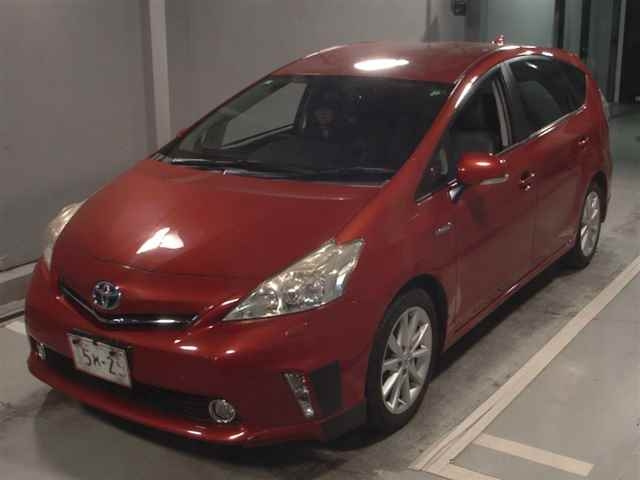 TOYOTA PRIUS ALPHA 2013