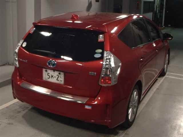 TOYOTA PRIUS ALPHA 2013