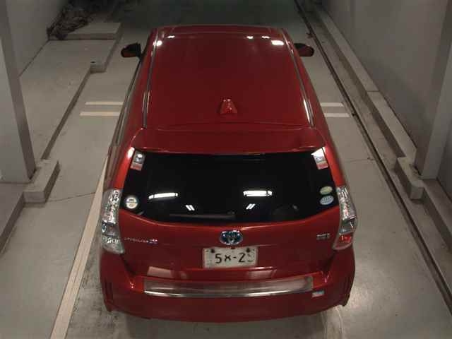TOYOTA PRIUS ALPHA 2013