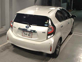 TOYOTA AQUA 2021