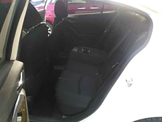 MAZDA AXELA 2017