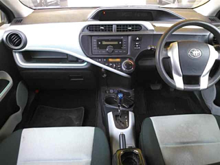 TOYOTA AQUA 2013
