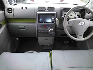 TOYOTA PIXIS SPACE 2013