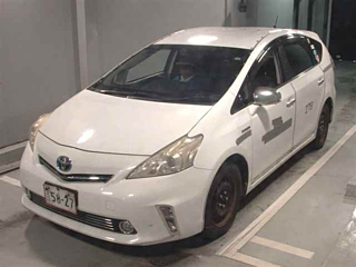 TOYOTA PRIUS ALPHA 2012