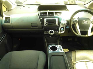 TOYOTA PRIUS ALPHA 2012