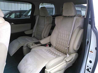 TOYOTA ALPHARD 2015