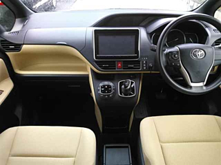TOYOTA NOAH 2014