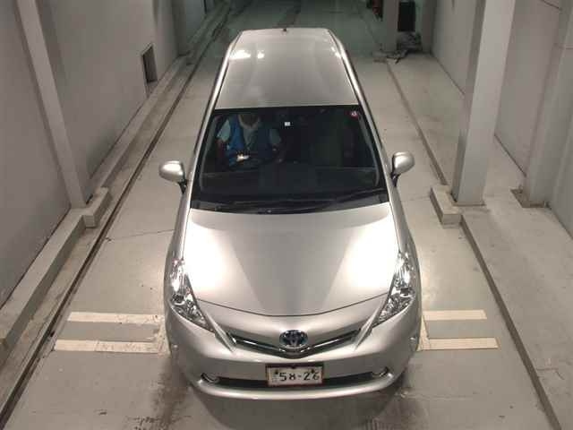 TOYOTA PRIUS ALPHA 2014