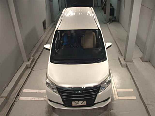 TOYOTA NOAH 2014