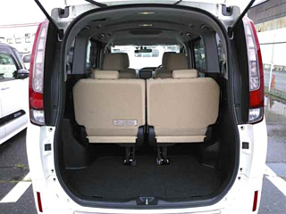 TOYOTA NOAH 2014