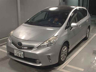 TOYOTA PRIUS ALPHA 2011