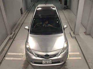 TOYOTA PRIUS ALPHA 2011