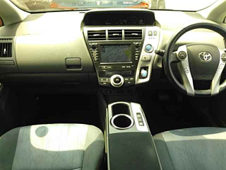 TOYOTA PRIUS ALPHA 2011
