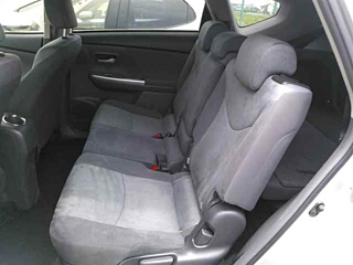 TOYOTA PRIUS ALPHA 2011