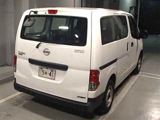 NISSAN NV200 2021