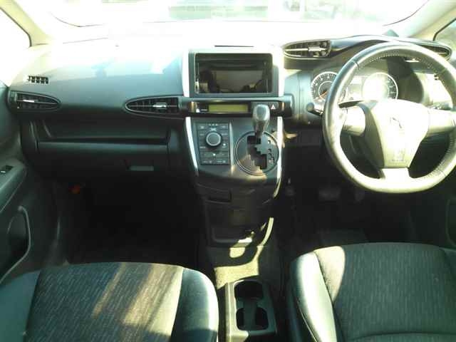 TOYOTA WISH 2012