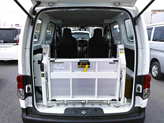 NISSAN NV200 2021