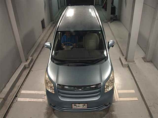 TOYOTA NOAH 2009