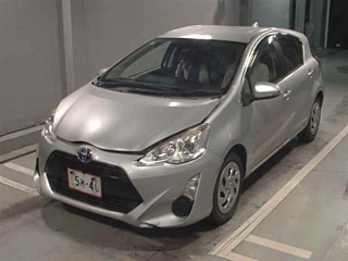 TOYOTA AQUA 2017