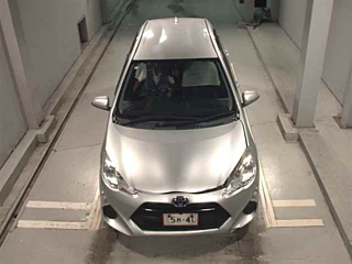 TOYOTA AQUA 2017