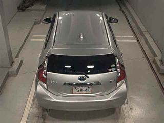 TOYOTA AQUA 2017