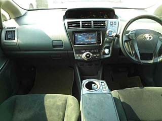 TOYOTA PRIUS ALPHA 2014