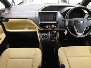 TOYOTA NOAH 2014