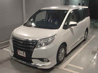 TOYOTA NOAH 2014