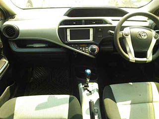 TOYOTA AQUA 2013