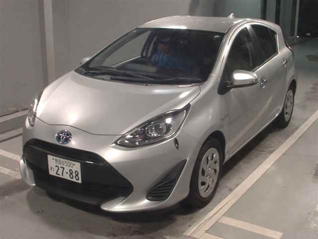 TOYOTA AQUA 2018