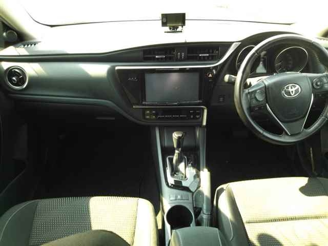 TOYOTA AURIS 2015
