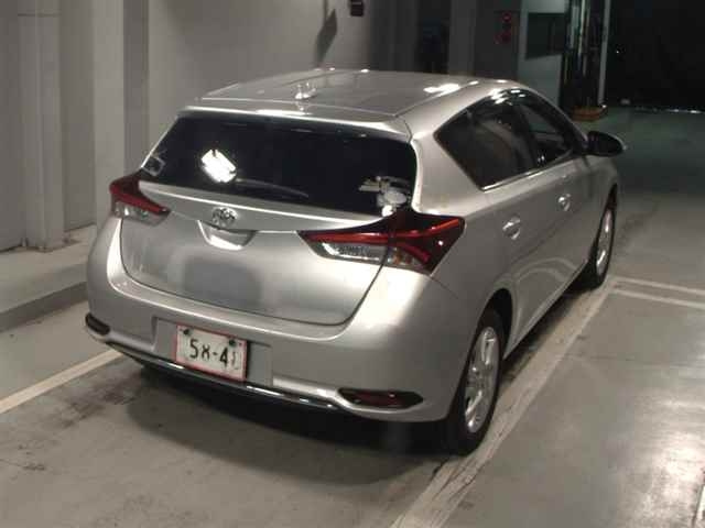 TOYOTA AURIS 2015