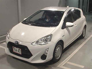 TOYOTA AQUA 2017