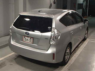 TOYOTA PRIUS ALPHA 2011