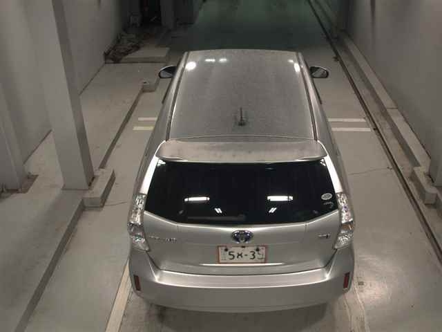 TOYOTA PRIUS ALPHA 2011