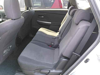 TOYOTA PRIUS ALPHA 2011