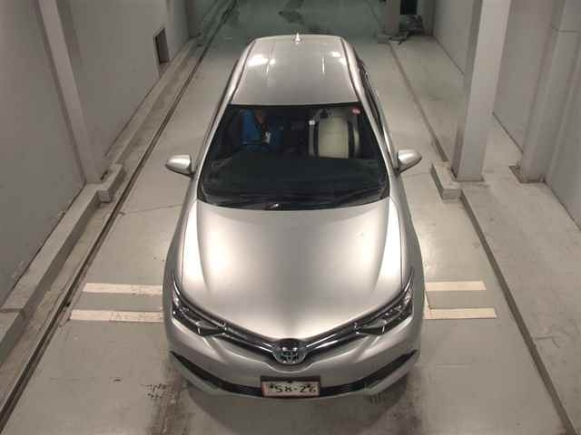 TOYOTA AURIS 2016