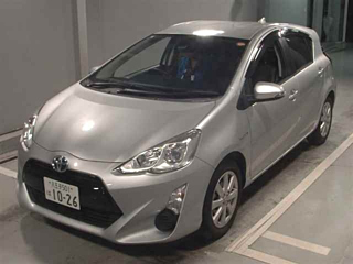 TOYOTA AQUA 2017