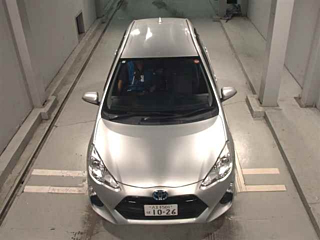 TOYOTA AQUA 2017