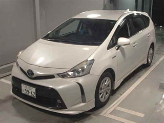 TOYOTA PRIUS ALPHA 2015
