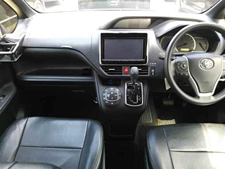 TOYOTA NOAH 2016