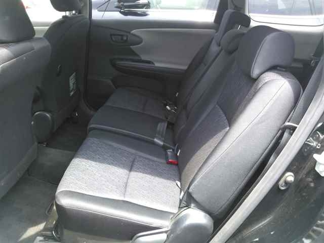 TOYOTA WISH 2011