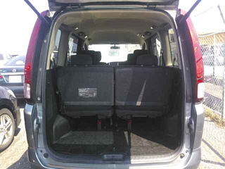 NISSAN SERENA 2010