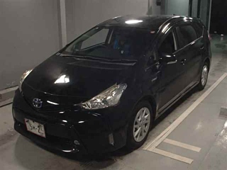 TOYOTA PRIUS ALPHA 2015